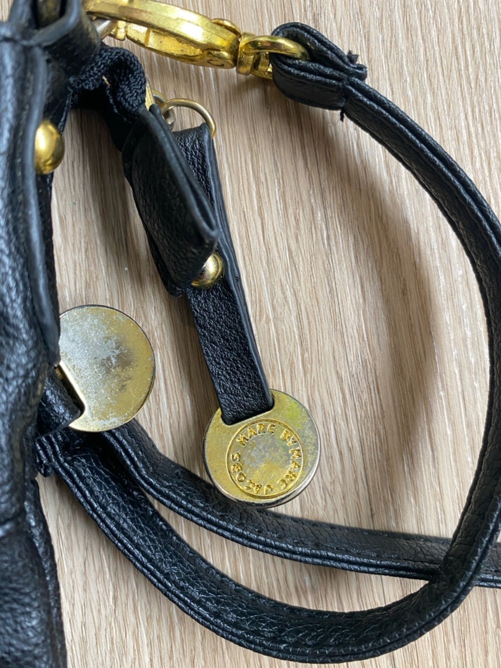 Marc by Marc Jacobs Black Leather Crossbody Bag Logo Embossed Shoulder Purse - Picture 4 of 8